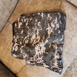 DARK CAMO TACTICAL PANTS SZ L